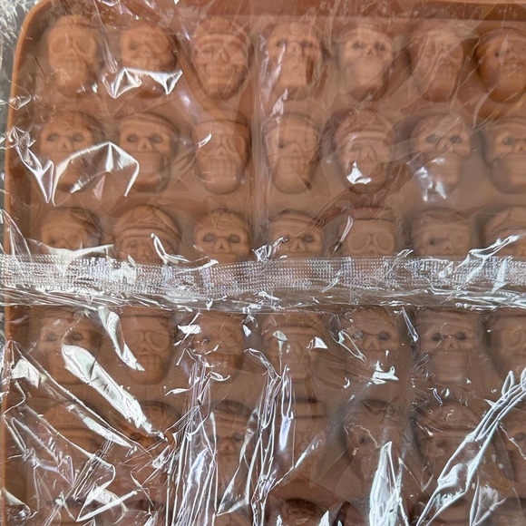 2 Pack Halloween Skull Silicone Mold new chocolate and treats - Picture 5 of 6